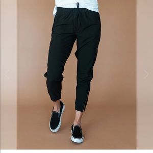 Albion Fit Jetsetter joggers size small